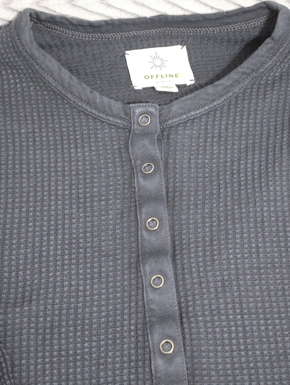 OFFLINE By Aerie Waffle Henley T-Shirt Charcoal Washed Size M - Picture 3 of 11